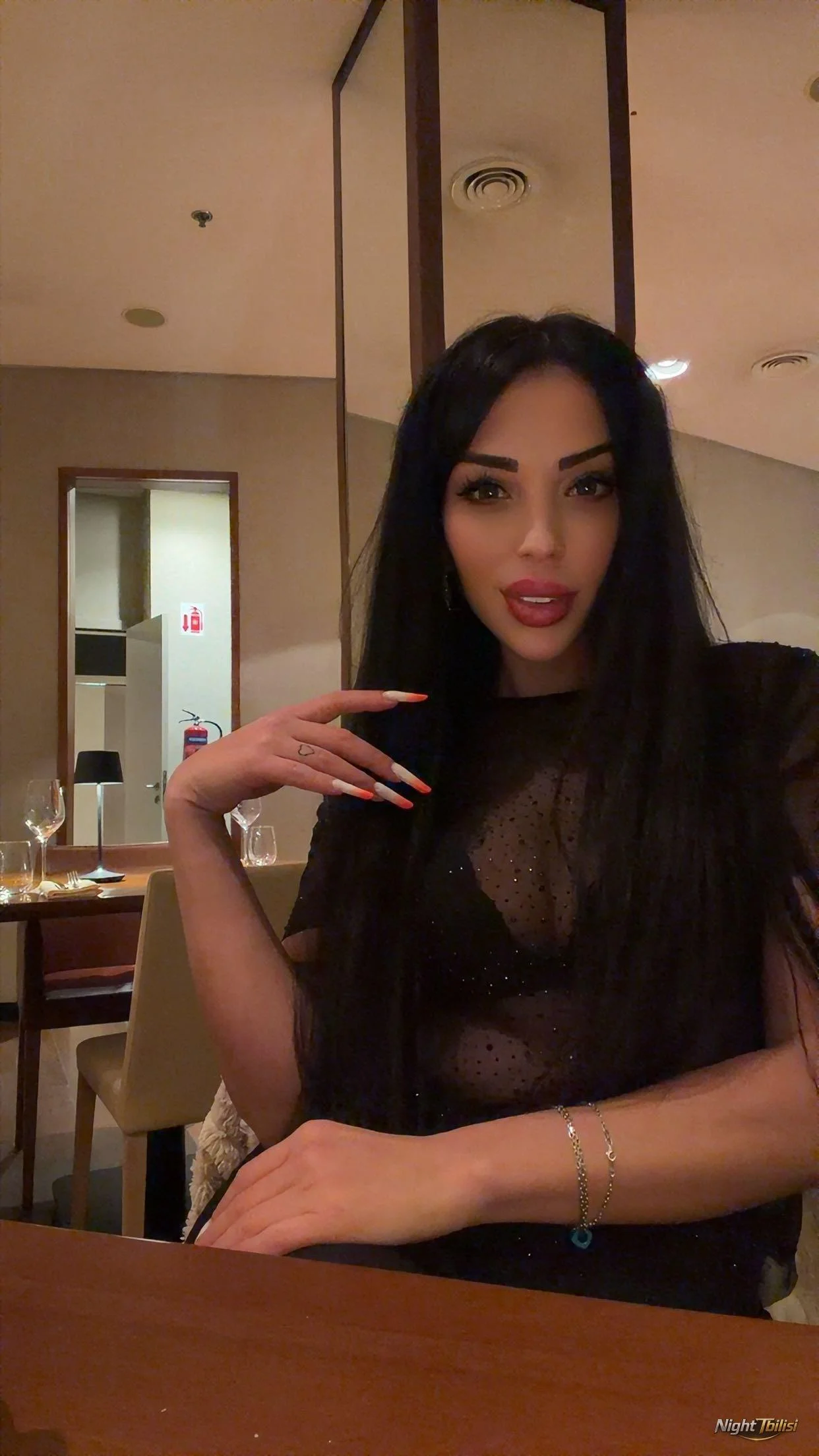 Leyla 4